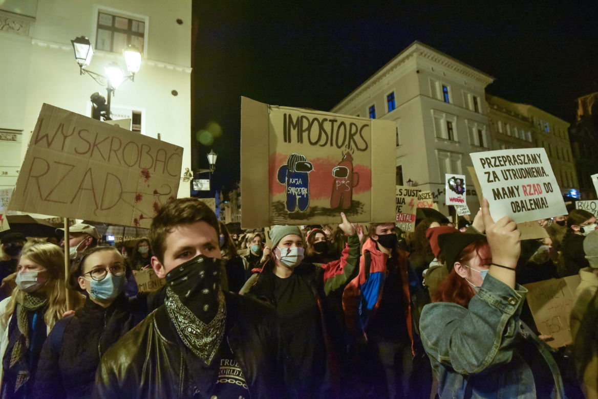Strajk kobiet w Toruniu. Tańce, straż pod kościołem i wiele więcej - środa (28.10.2020)