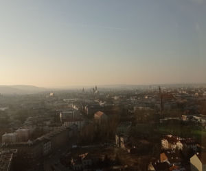 Tak smog unosi się nad Krakowem