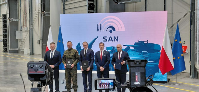 Podpisanie umowy na dostawę systemu San