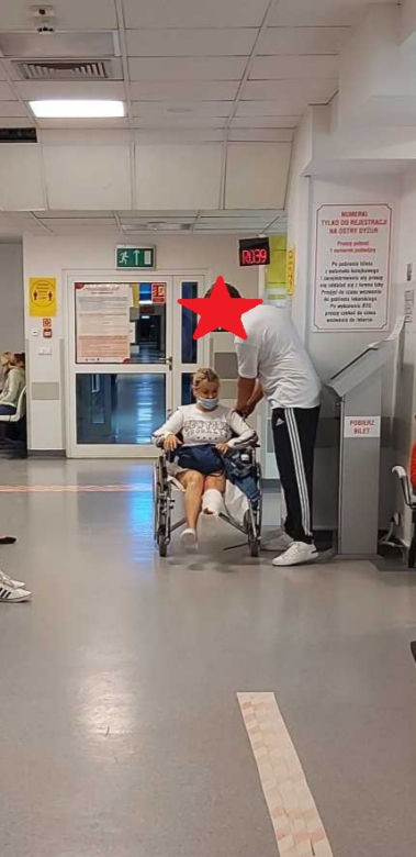 Cayra połamała się na koncercie