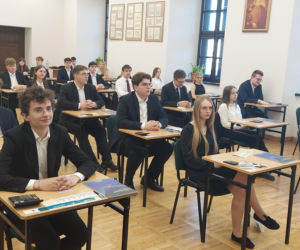 Matura 2026: WOS rozszerzony. Arkusze PDF, odpowiedzi, wszystkie rozwiązania zadań. Klucz odpowiedzi