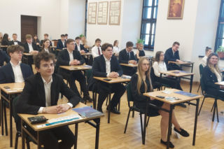 Matura 2026: WOS rozszerzony. Arkusze PDF, odpowiedzi, wszystkie rozwiązania zadań. Klucz odpowiedzi