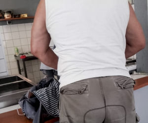 Pedofil na szkolnej stołówce!
