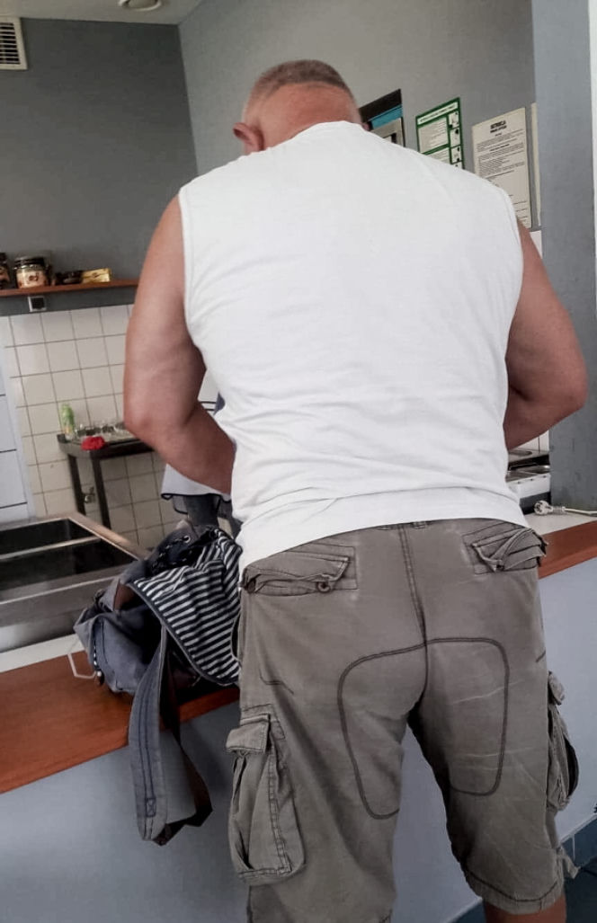 Pedofil na szkolnej stołówce!