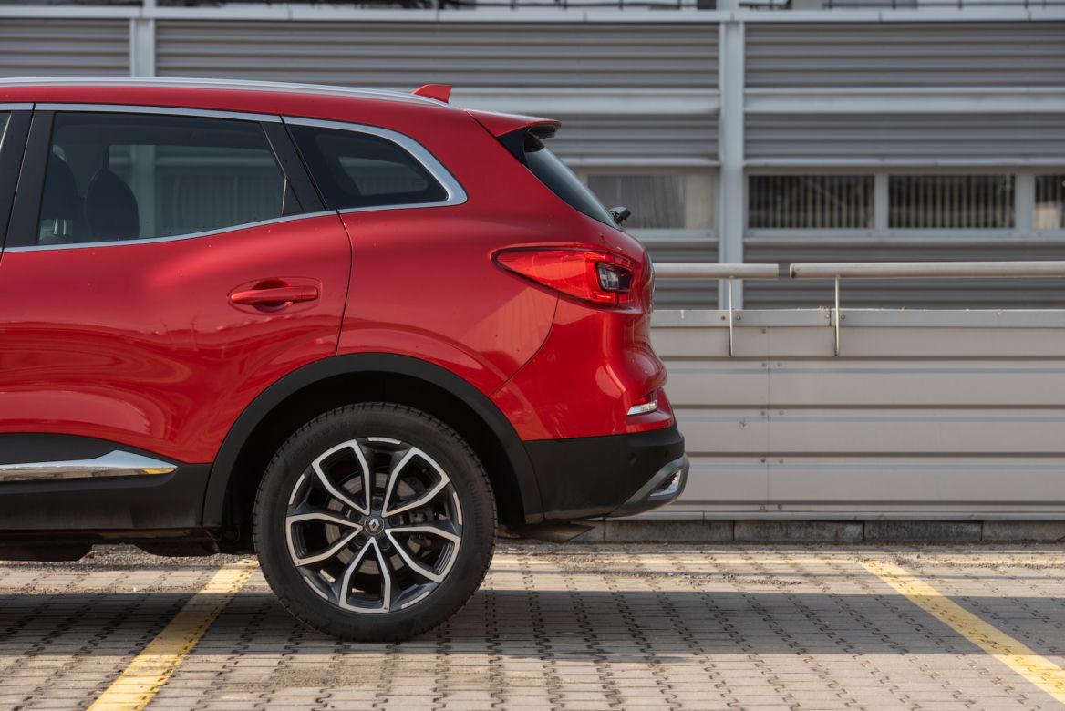 Renault Kadjar TCe 140 FAP vs Opel Grandland X 1.5 Diesel 130 KM Start/Stop AT8