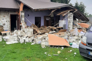 Butla z gazem wybuchła w domu jednorodzinnym w Starej Wsi. Jedna osoba została ranna