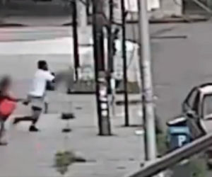 Porywacz chwycił 5-latka i uciekł. Wtedy matka dziecka... Szokujące wideo