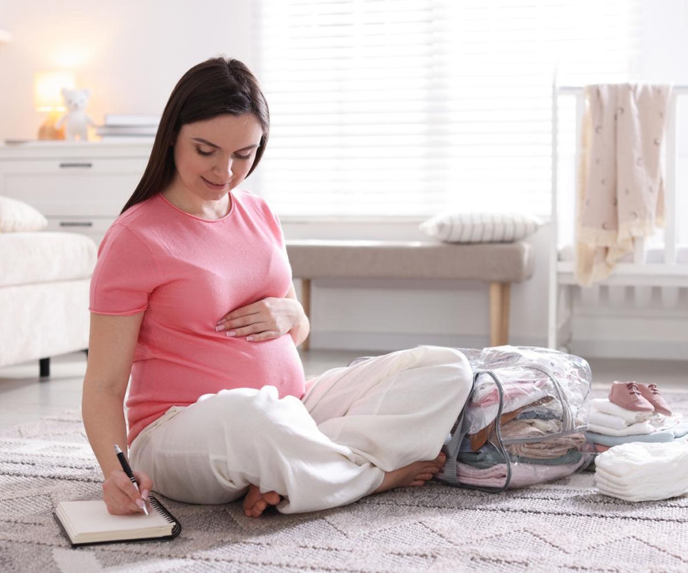 Urzędnicy ZUS zostali uczuleni na wyjątkową sytuację kobiet w ciąży i tuż po porodzie, a postępowania w ich sprawach mają być od teraz prowadzone z dużą dozą empatii i zrozumienia.