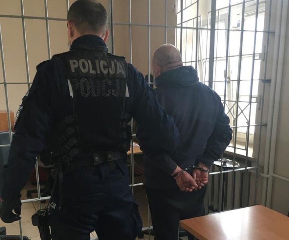 Oświęcim. 47-latek chciał zabić byłą żonę. Wbił jej nóż prosto w klatkę piersiową