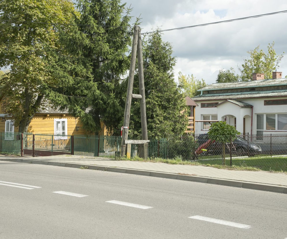 Żołnierz zaatakował siekierą ciężarną żonę