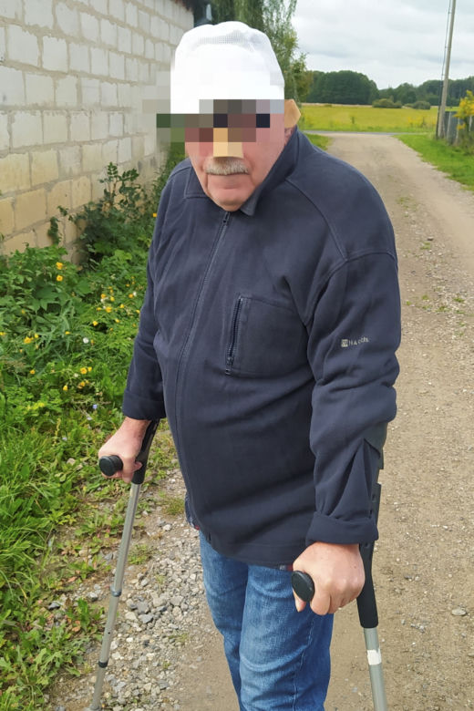 Krwawa przygoda gospodarza z Mazowsza. Krowa Baśka zjadła mu nos