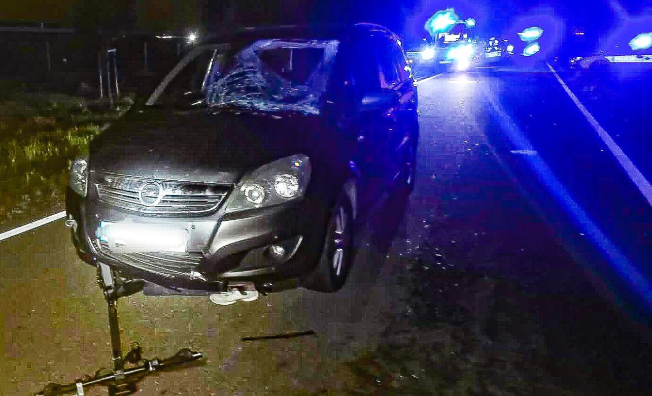 15-latek na hulajnodze zginął pod kołami Opla