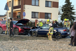 Akcja służb w spokojnej wsi. Doszło do wypadku, jedna osoba w szpitalu