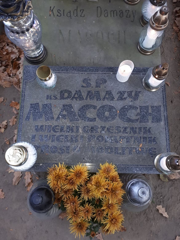 Grób Damazego Macocha