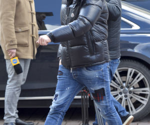 Koterski w dziurawych spodniach, mąż Skrzyneckiej w dresie na pogrzebie Królikowskiego
