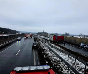 Droga w obu kierunkach jest całkowicie zablokowana