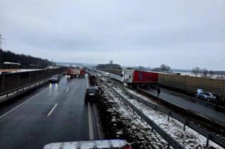 Droga w obu kierunkach jest całkowicie zablokowana