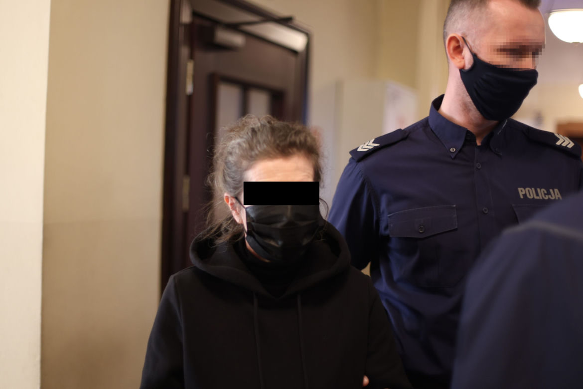 Zabiła męża, ciało zawinęła w folię i wyrzuciła do lasu. "Bał się, że Ilona może go otruć"