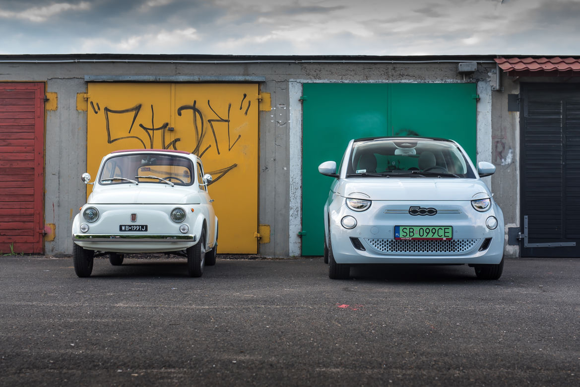 Elektryczny Fiat 500e i klasyczny Fiat 500