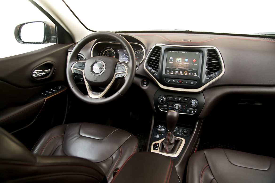 Jeep Cherokee Trailhawk V6 3.2 AT9 4x4
