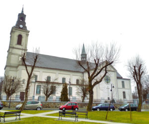 To miasto w województwie łódzkim zachwyca zabytkowym rynkiem. W średniowieczu stało się sławne