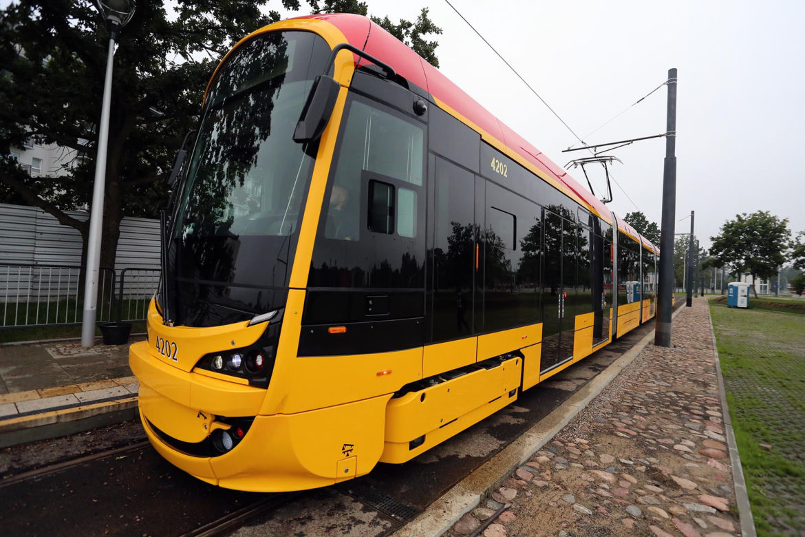 Nowy tramwaj wyjechał warszawskie tory! 