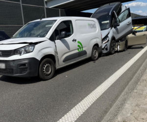 Spektakularna kolizja. Auto na aucie