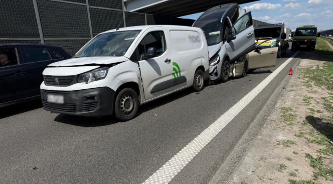 Spektakularna kolizja. Auto na aucie