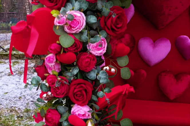 Romantyczny przystanek autobusowy w Moczyłach