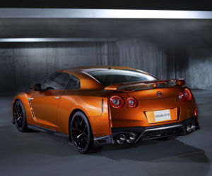 Nissan GT-R lifting 2017