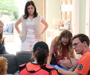 M jak miłość odc. 1901. Kinga (Katarzyna Cichopek), Adam Werner (Jacek Kopczyński), Lenka (Olga Cybińska), Sylwia (Hanna Turnau), pani Ola (Ewa Kolasińska)