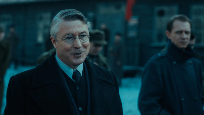 W roli głównej Jakub Gierszał, w obsadzie m.in. Aidan Gillen, Paul Freeman, Julia Pietrucha, Wojciech Mecwaldowski, Anna Próchniak, Mateusz Kościukiewicz, Antoni Pawlicki oraz Tomasz Kot.