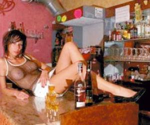 Barmanka kusi mężów