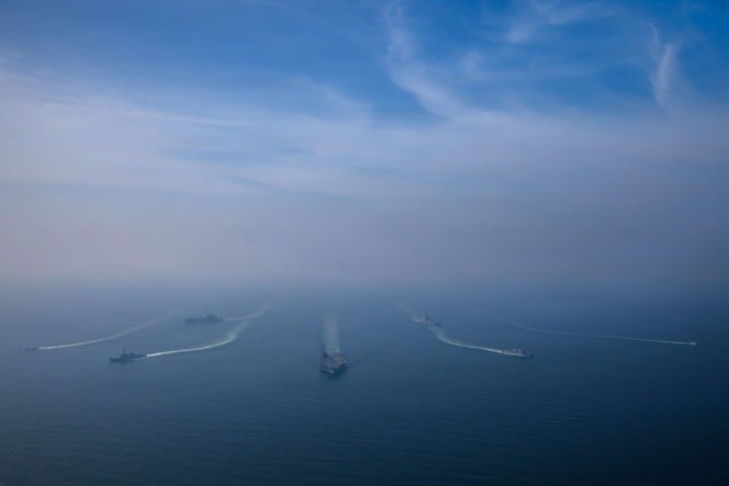 Iran, Chiny i Rosja demonstrują banderę w Cieśninie Ormuz