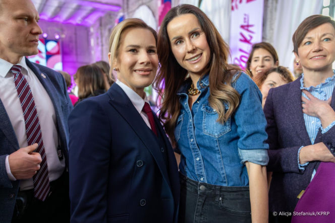 Marta Nawrocka w garniturach