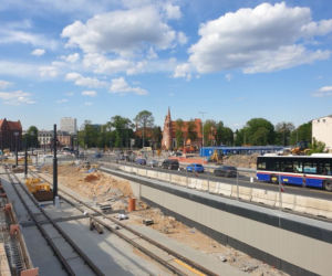 Trwa remont ulicy Kujawskiej. Drogowcy łączą tory