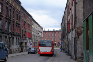 To jedno z najgęściej zaludnionych miast w Europie. Leży na Śląsku, nieopodal Chorzowa
