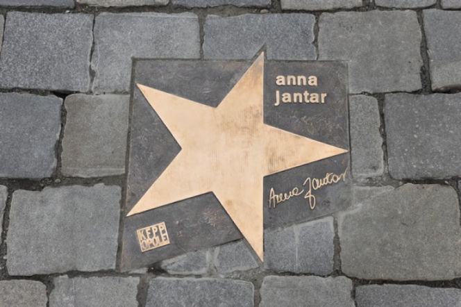 ANNA JANTAR