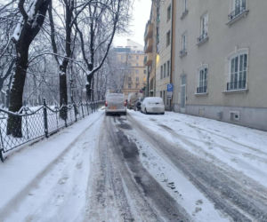 Potężny atak zimy w Krakowie! Śnieg nie odpuści, synoptycy nie mają dobrych informacji