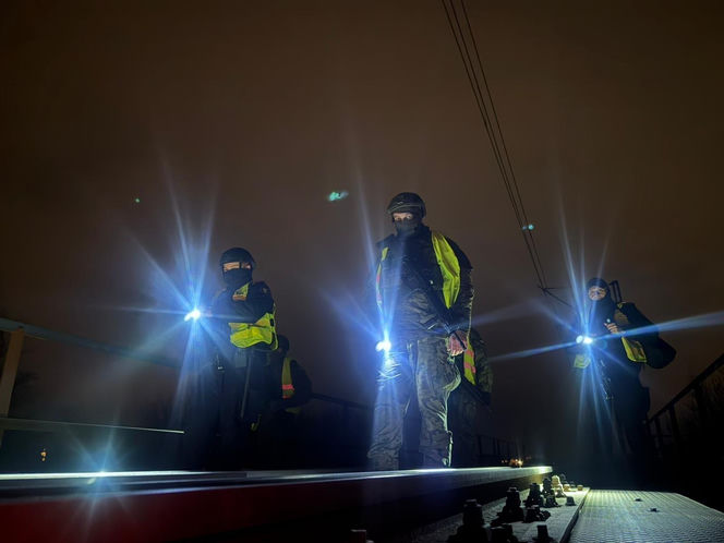 Ponad 400 żołnierzy patroluje kluczowe odcinki kolei