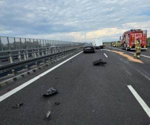 Karambol na autostradzie A4. Dwie kraksy całkowicie zablokowały trasę