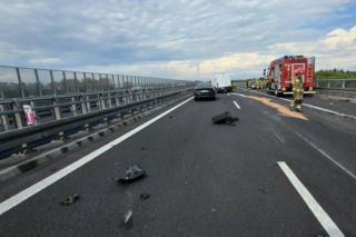 Karambol na autostradzie A4. Dwie kraksy całkowicie zablokowały trasę