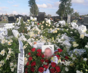 Morze białych róż na grobie 19-letniego Jakuba