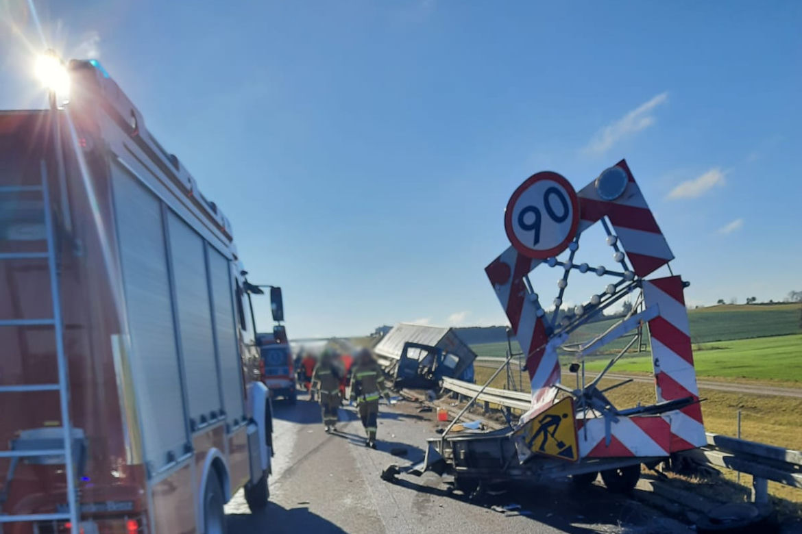 Litwinki. Koszmarny wypadek na S7! Dwóch robotników drogowych nie żyje, dwóch rannych