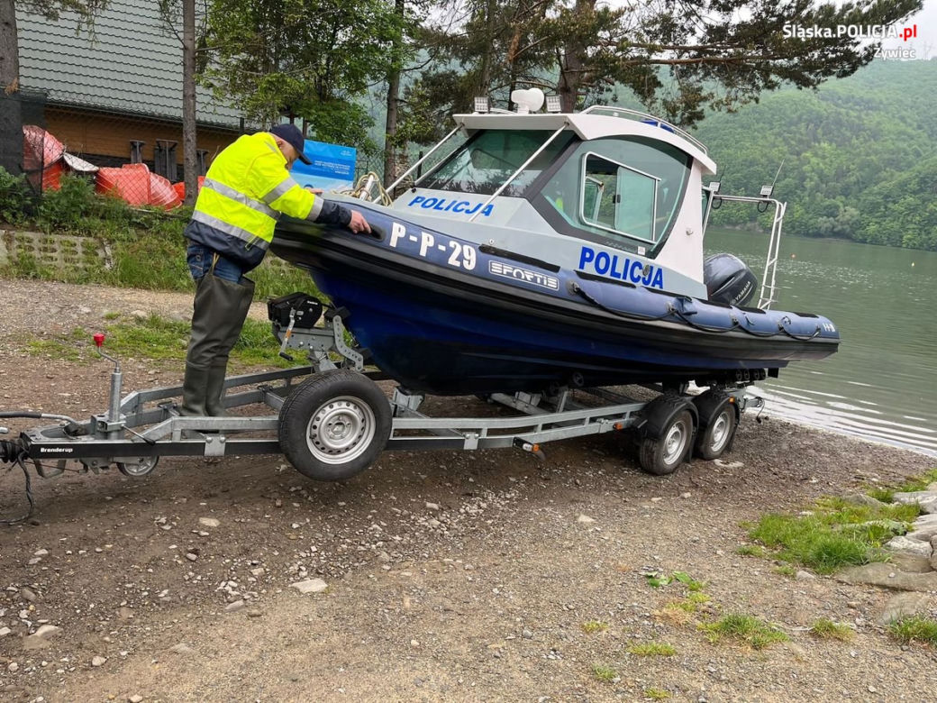 Czy to Miami Vice? Nie, to policyjni wodniacy z woj. śląskiego rozpoczęli sezon [ZDJĘCIA]