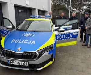 Nowy radiowóz dla policjantów z Niemcza