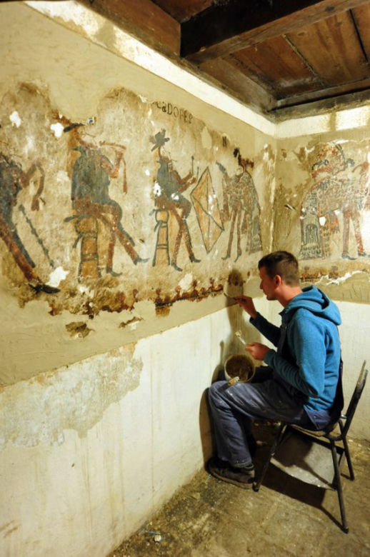 Krakowscy archeolodzy z UJ uratowali malowidła Majów z okresu kolonialnego