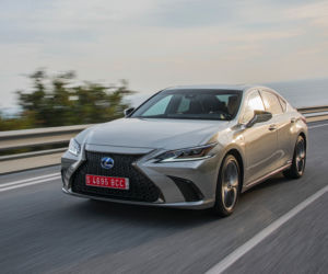 Lexus ES 300h F Sport 