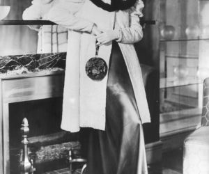 Sylwestrowe bale w II RP. Elegancja, szampan i mazur o północy