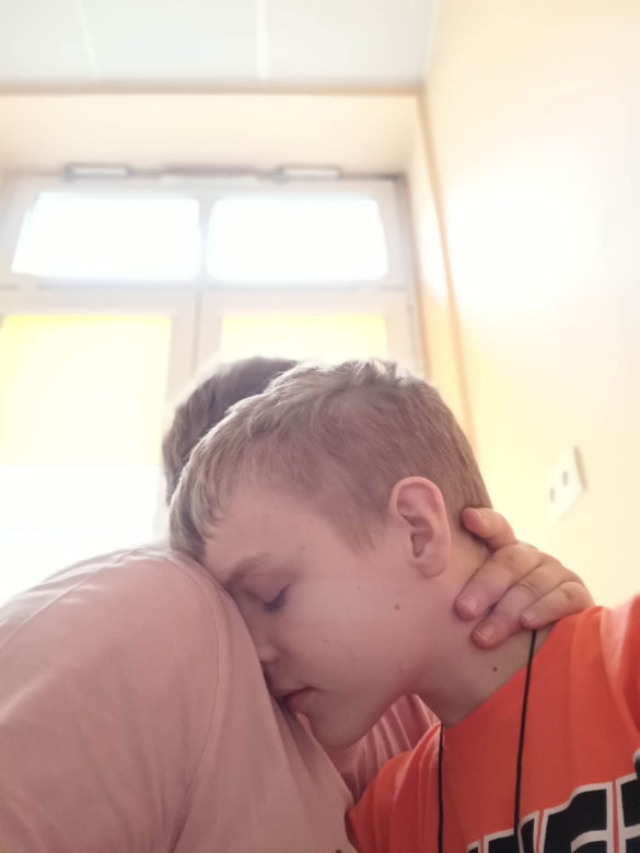 Pawełek musi być poddawany rehabilitacji. Jednak zbiórka na leczenie stoi, "bo takie duże dzieci nikogo nie wzruszają"